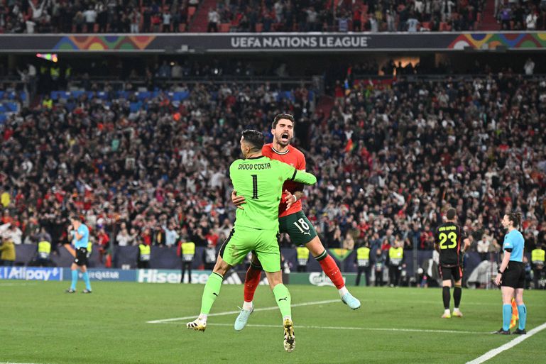 Os heróis do título: Diogo Costa defendeu, Rúben Neves não tremeu e a taça é de Portugal (vídeos)