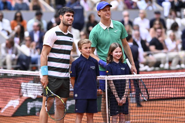 Carlos Alcaraz e Sinner antes da final de Roland Garros (foto: IMAGO)