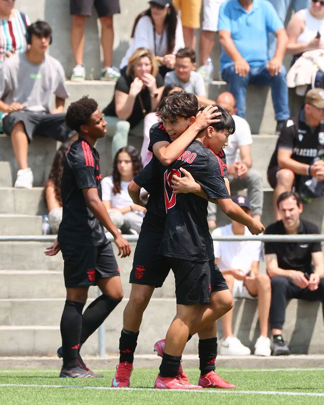 Benfica sagra-se tricampeão nacional de iniciados