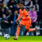 Shane Kluivert segue as pisadas do pai e integra a equipa principal do Barcelona