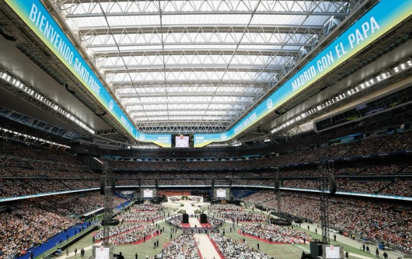 Estádio do Bernabéu a assistir ao Papa Leão XIV
Foto: Real Madrid
