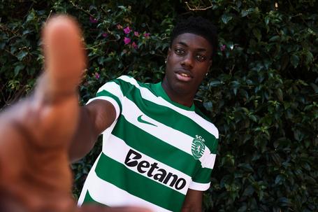 Doumbia será uma das apostas fortes do leão para 2026/2027 - Foto: SPORTING CP