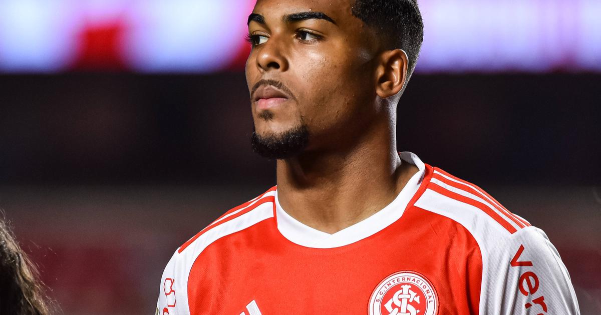 Gustavo Prado na mira do Vitória de Guimarães