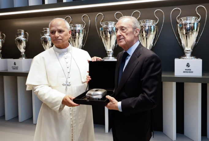 Papa Leão XIV com Florentino Pérez, presidente do Real Madrid
Foto: Real Madrid