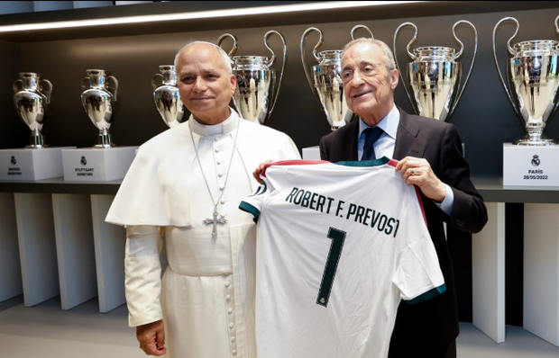 Papa Leão XIV ao lado de Florentino Pérez.
