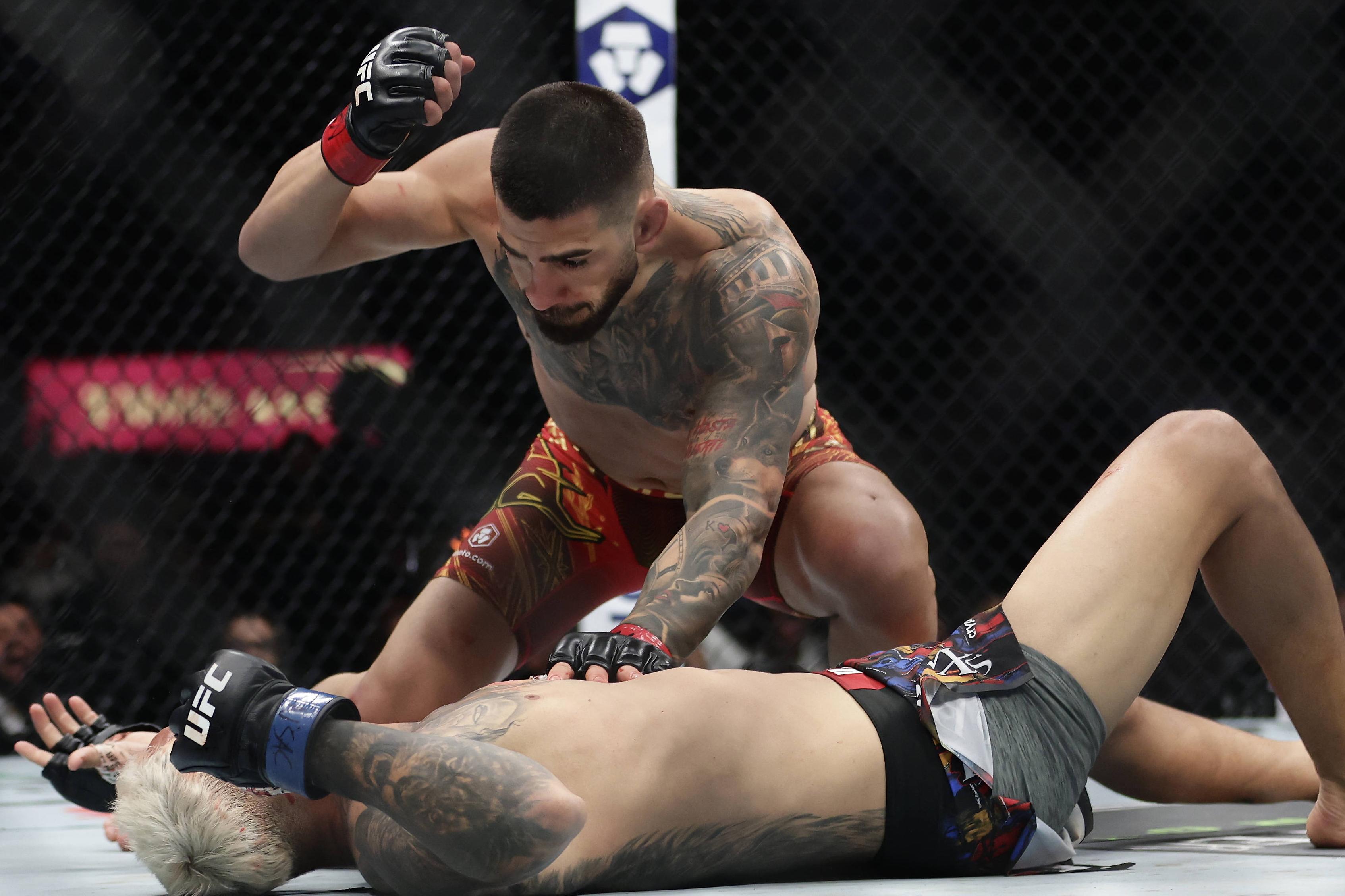 Ilia Topuria recebeu quatro milhões de dólares por um combate em Abu Dhabi. IMAGO