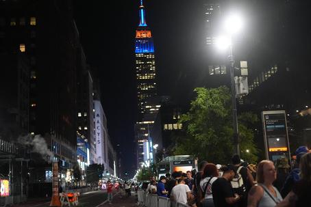 Depois da vitória no Jogo 2, milhares de fãs dos Knicks juntaram-se ao pé do Madison Square Garden, agora será impossível. IMAGO