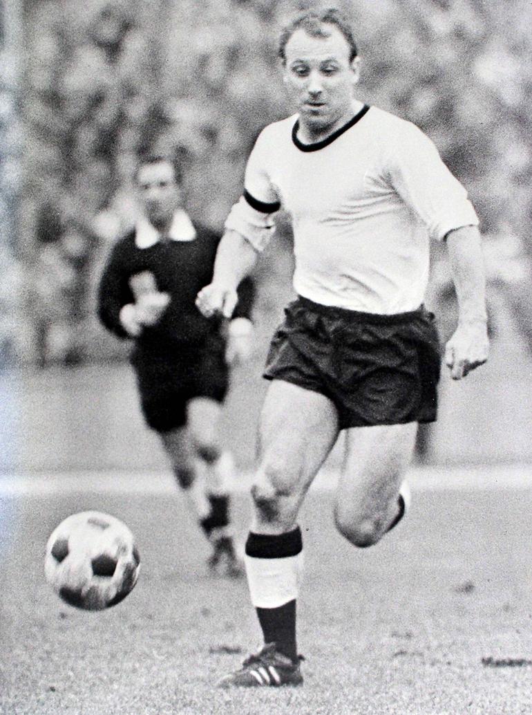 Uwe Seeler: 17 contribuições para golo (9 golos + 8 assistências) em 21 jogos (IMAGO)