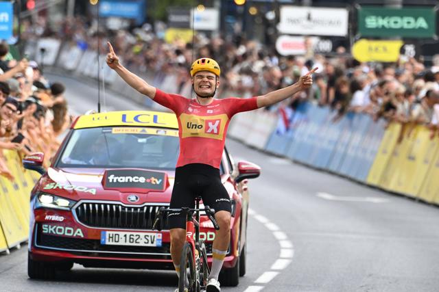 João Almeida novamente em dificuldades no Tour de Auvergne