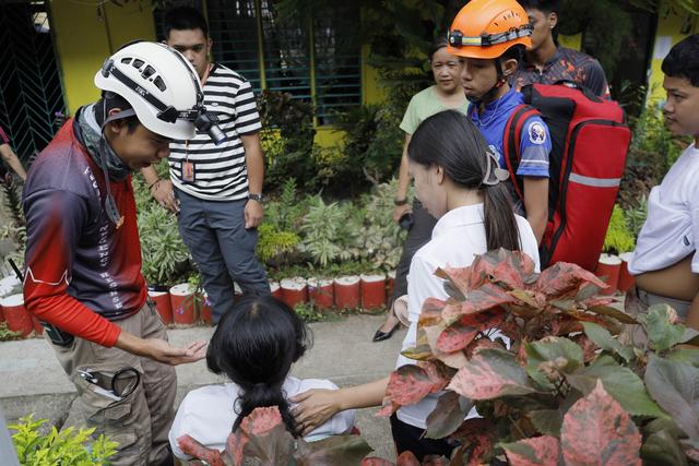 Sismo abalou as Filipinas — Foto: CERILO EBRANO/EPA