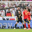 Milhares de adeptos assinam petição para repetir jogo Espanha-Alemanha
