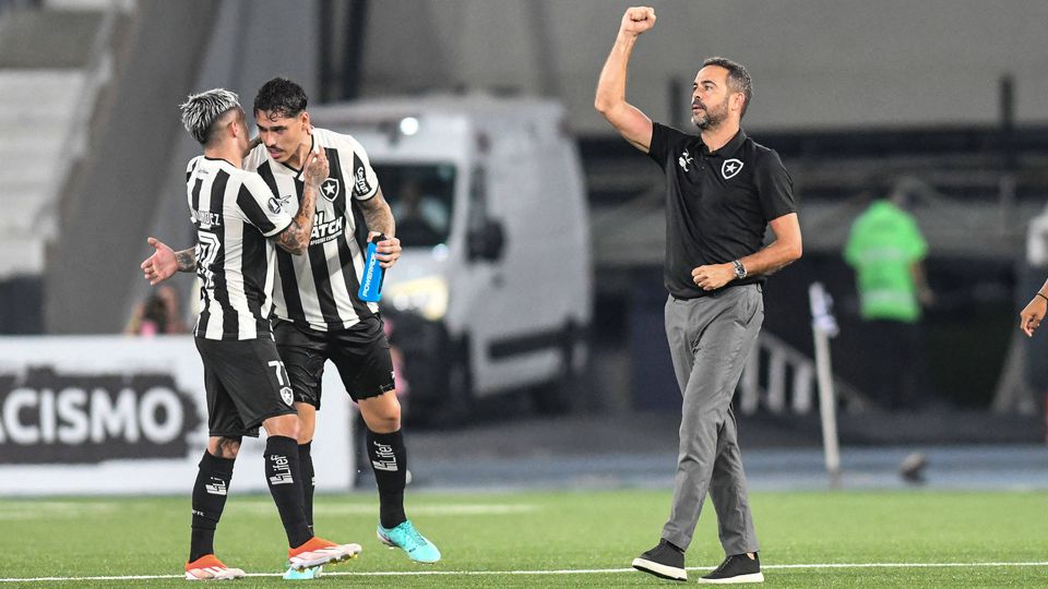 Artur Jorge: «Candidatos? O Botafogo é candidato a ganhar o próximo jogo»