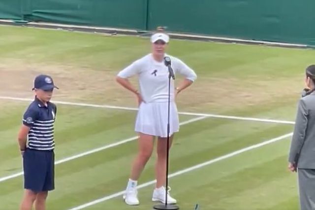 Vídeo: notícias da Ucrânia deixam Svitolina em lágrimas em Wimbledon