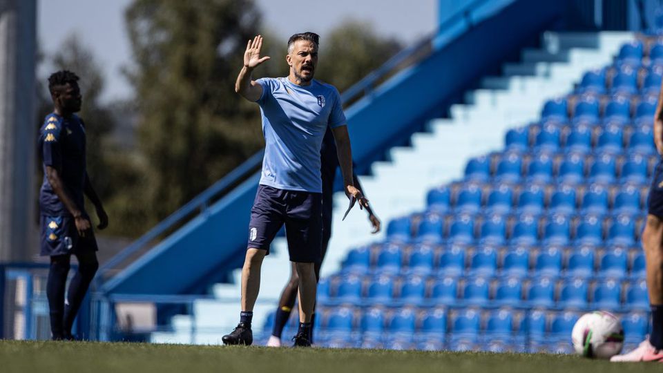 Rubén de la Barrera: «Queremos devolver o Vizela à Liga»