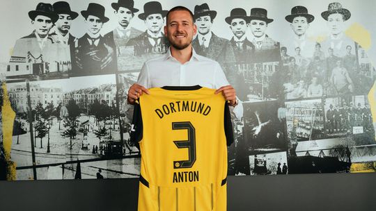 Oficial: Waldemar Anton é reforço do Borussia Dortmund