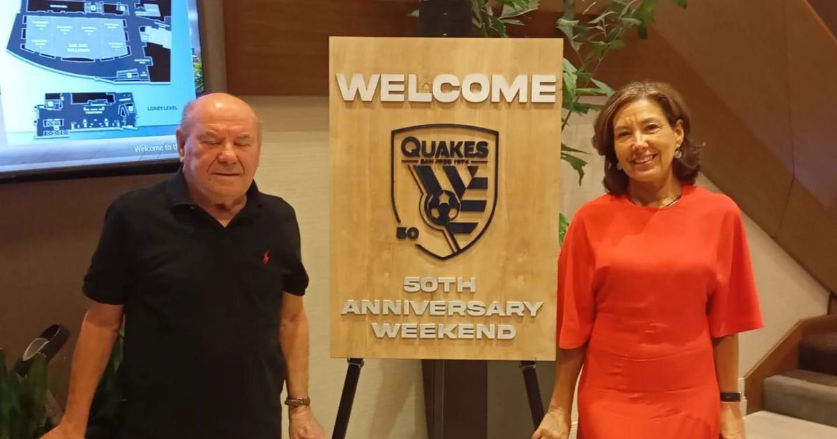 António Simões: «Diziam-me 'Tony, tu jogas de forma diferente!'» | A Bola