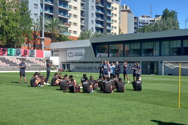 Desempregados no futebol à procura de clubes