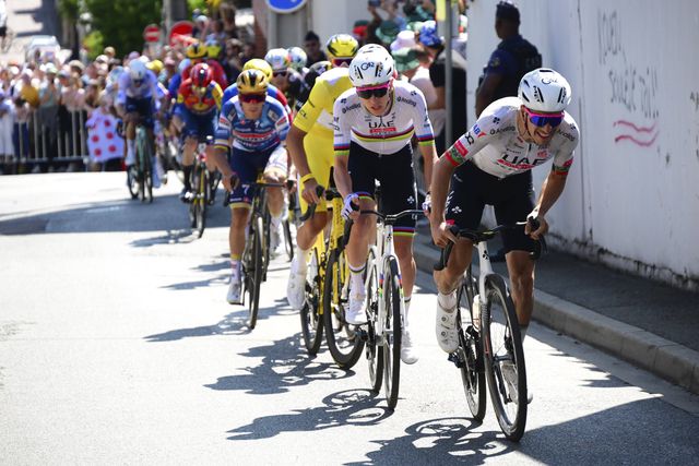Já há hora de partida de João Almeida para o contrarrelógio do Tour