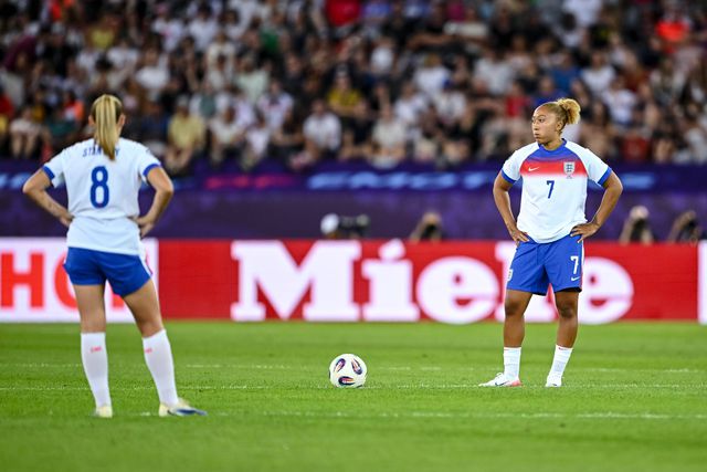 Inglaterra perdeu (1-2) com a França no primeiro encontro do Euro-2025