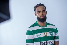 Central de Transferências: haverá negócio entre Sporting e Osasuna por St. Juste?