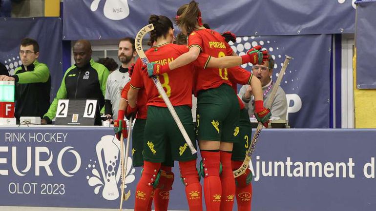 Benfica domina Seleção para o Euro feminino em Paredes