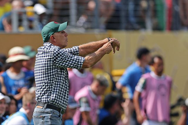Renato Gaúcho: «Saímos de cabeça erguida»