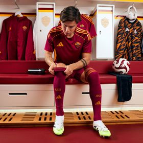 Roma transpira classe, Sporting inova: as camisolas para a próxima época (fotogaleria)