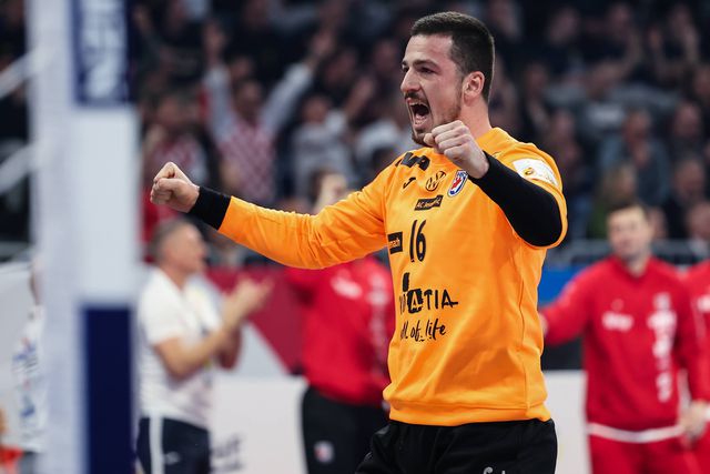 Croata é despedido por assistir a polémico concerto proibido em várias cidades