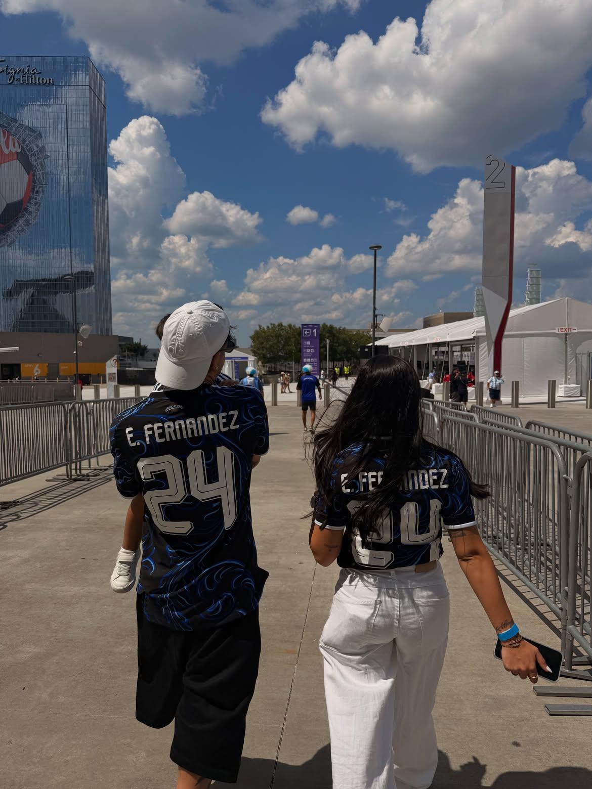 Valentina Cervantes no apoio a Enzo, em Atlanta - Instagram/ValuCervantes