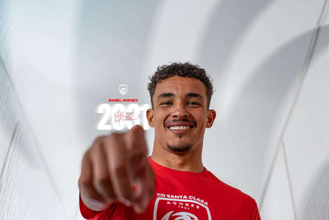 Daniel Borges prolongou a ligação ao Santa Clara até 2031. -Foto: SANTA CLARA
