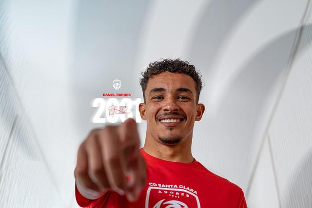 Daniel Borges (Santa Clara): caso diferente dos já apresentados. O médio de 23 anos regressa aos açorianos após empréstimo frutífero à UD Leiria. Sentido posicional, valências no passe e relação com o golo cunhada no Lis são cartões de visita