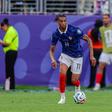 FIFA diz não à França: cartão amarelo a Olise mantém-se