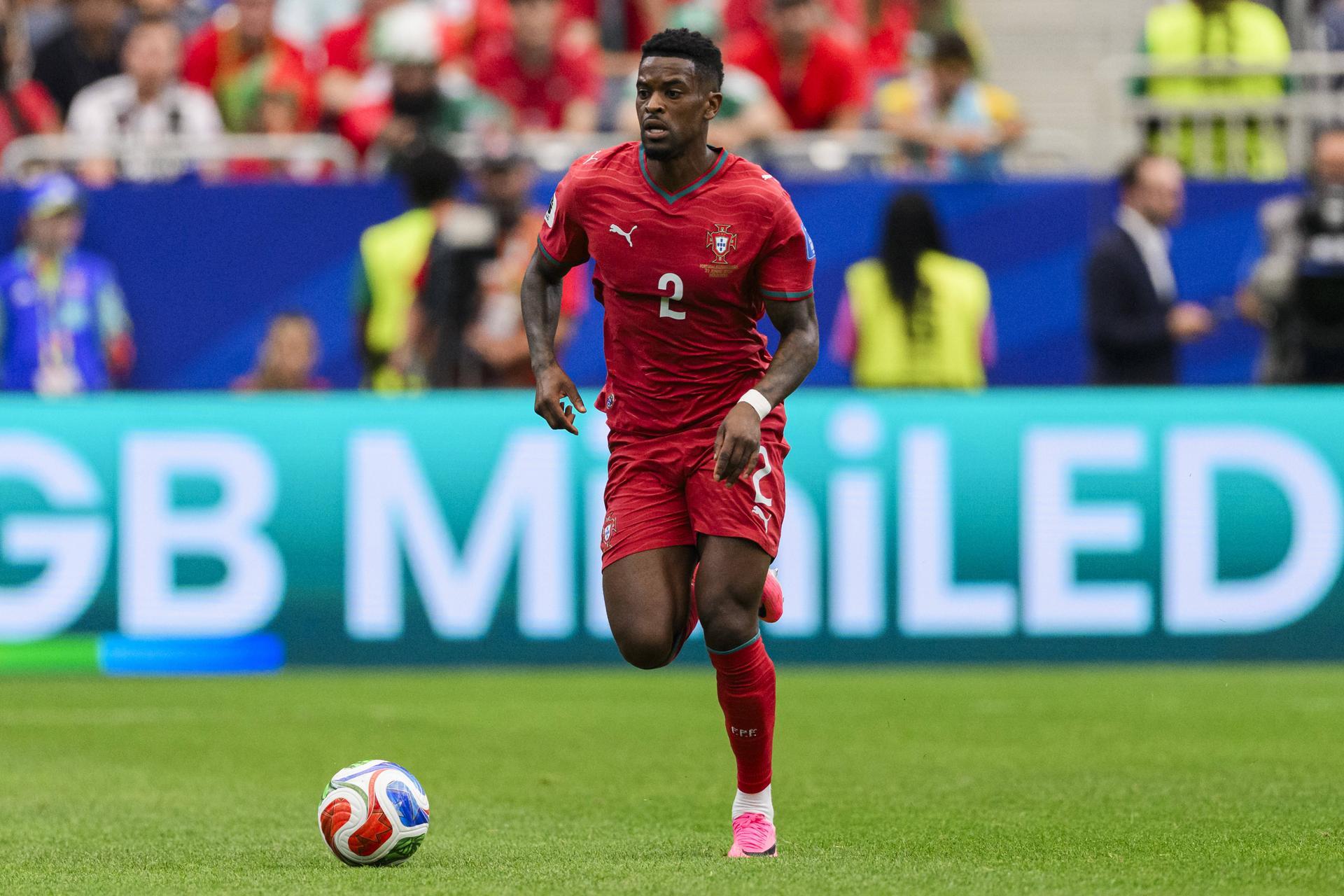 5,5 - Nélson Semedo jogou 124 minutos em 4 jogos - RD Congo (5), Uzbequistão (7), Croácia (5) e Espanha (5) - Foto: Imago