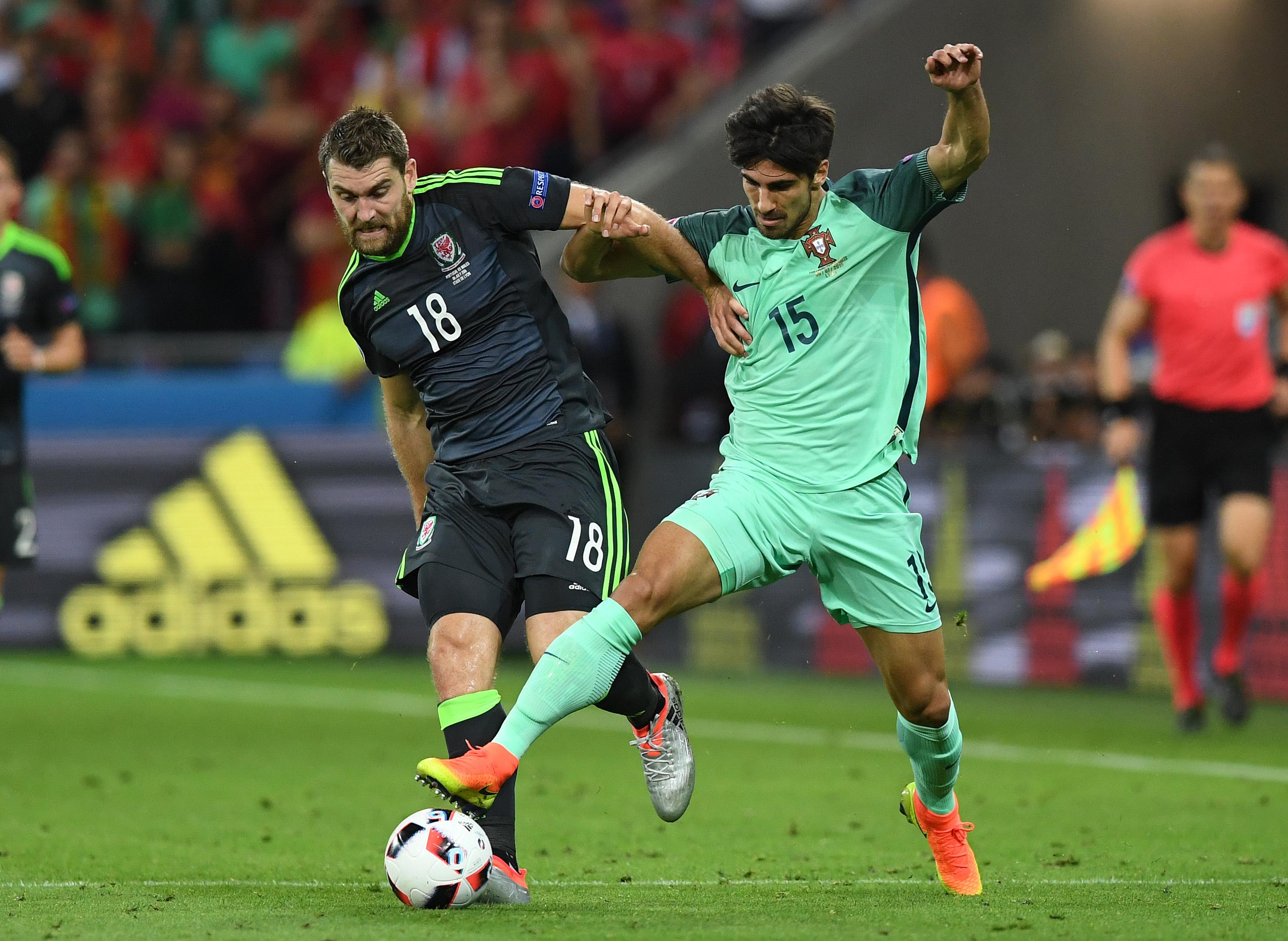 ANDRÉ GOMES: foi titular até aos quartos de final, que falhou por lesão. Nesse verão trocou o Valência pelo Barcelona, já depois de ter brilhado no Benfica (foto: Miguel Nunes)