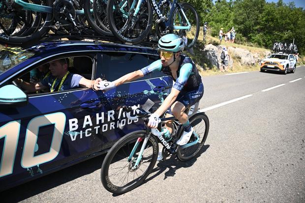 Ciclistas estão a beber oito a 12 bidões por dia. IMAGO