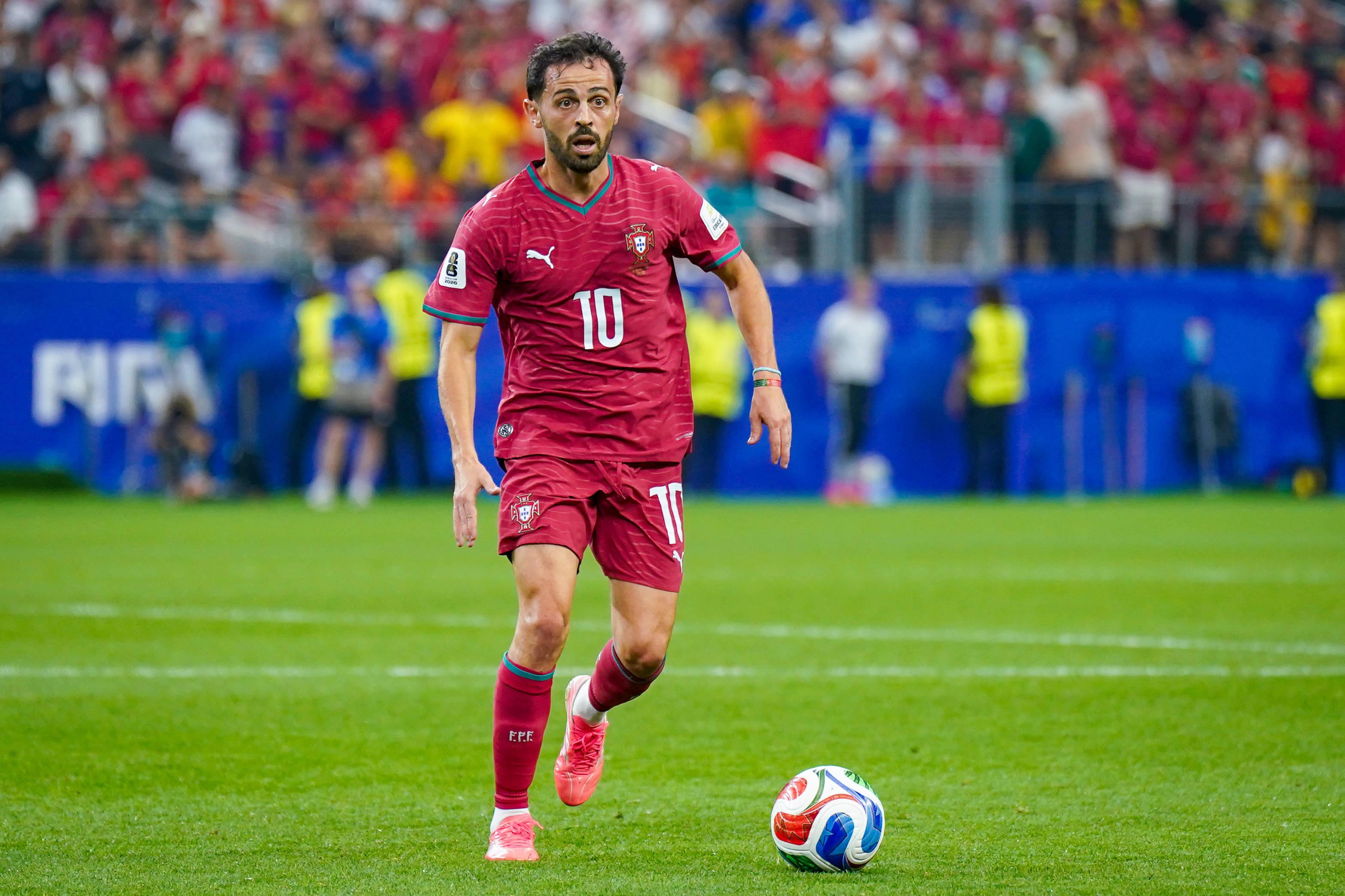 5,25 - Bernardo Silva jogou 94 minutos em 4 jogos - RD Congo (3), Uzbequistão (6), Croácia (6) e Espanha (6) - Foto: Imago