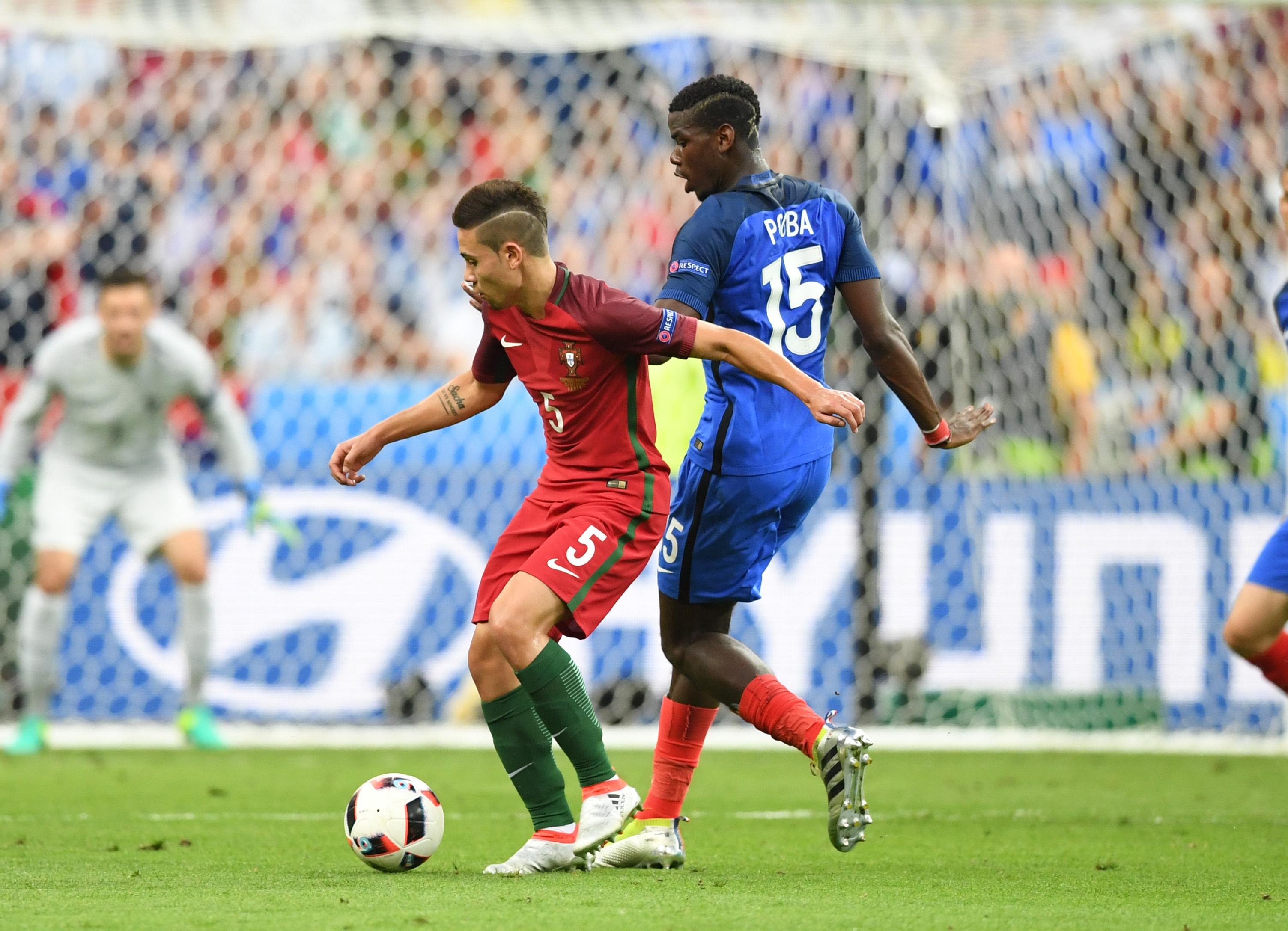 RAPHAEL GUERREIRO: Tinha apenas 22 anos quando chegou ao Euro, ainda como jogador do Lorient. Nasceu em França, não muito longe do Stade de France (foto: Miguel Nunes)
