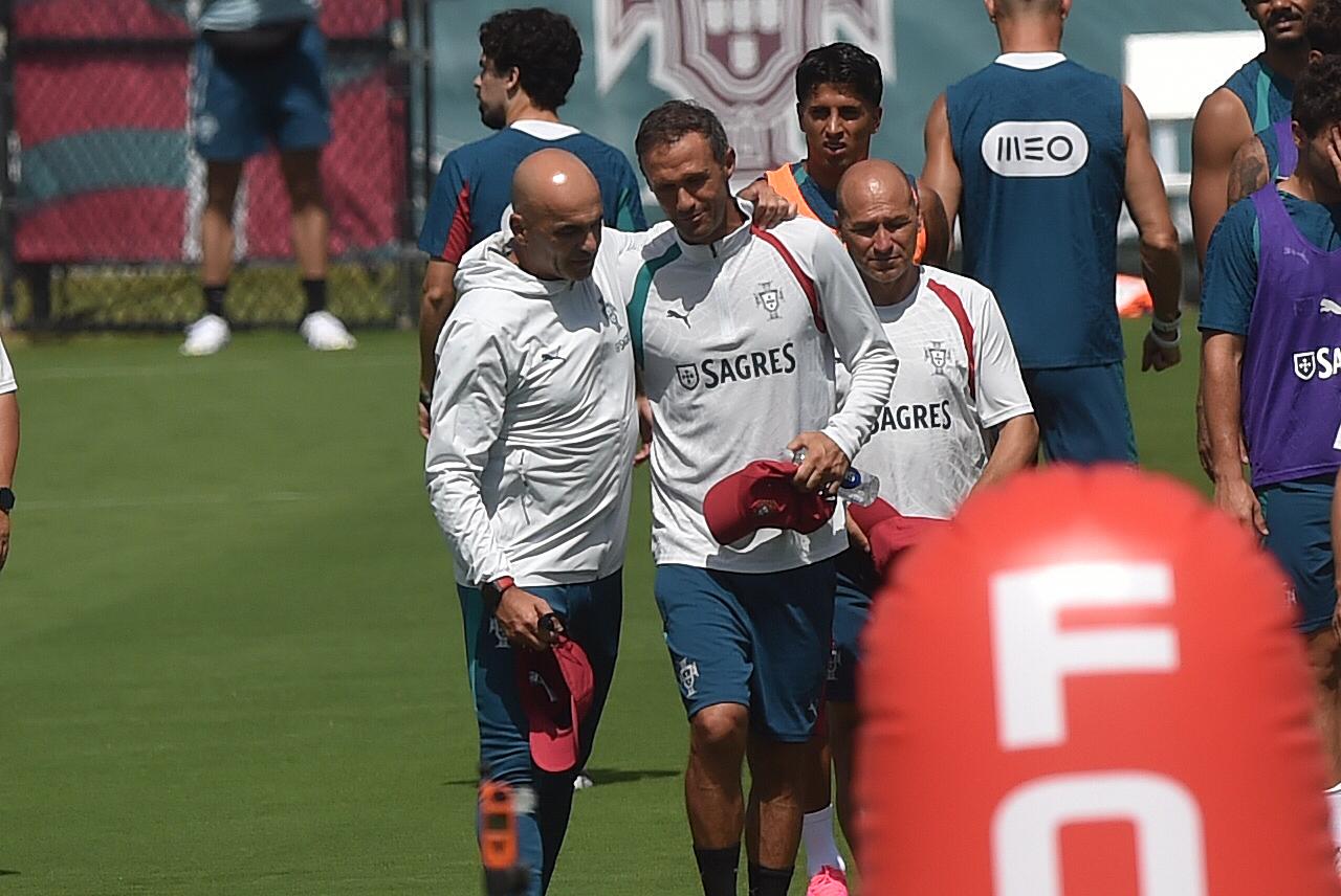 RICARDO CARVALHO: Esteve no Mundial 2026 como adjunto de Roberto Martínez, e durante o torneio recebeu a triste notícia da morte do pai (foto: Miguel Nunes).