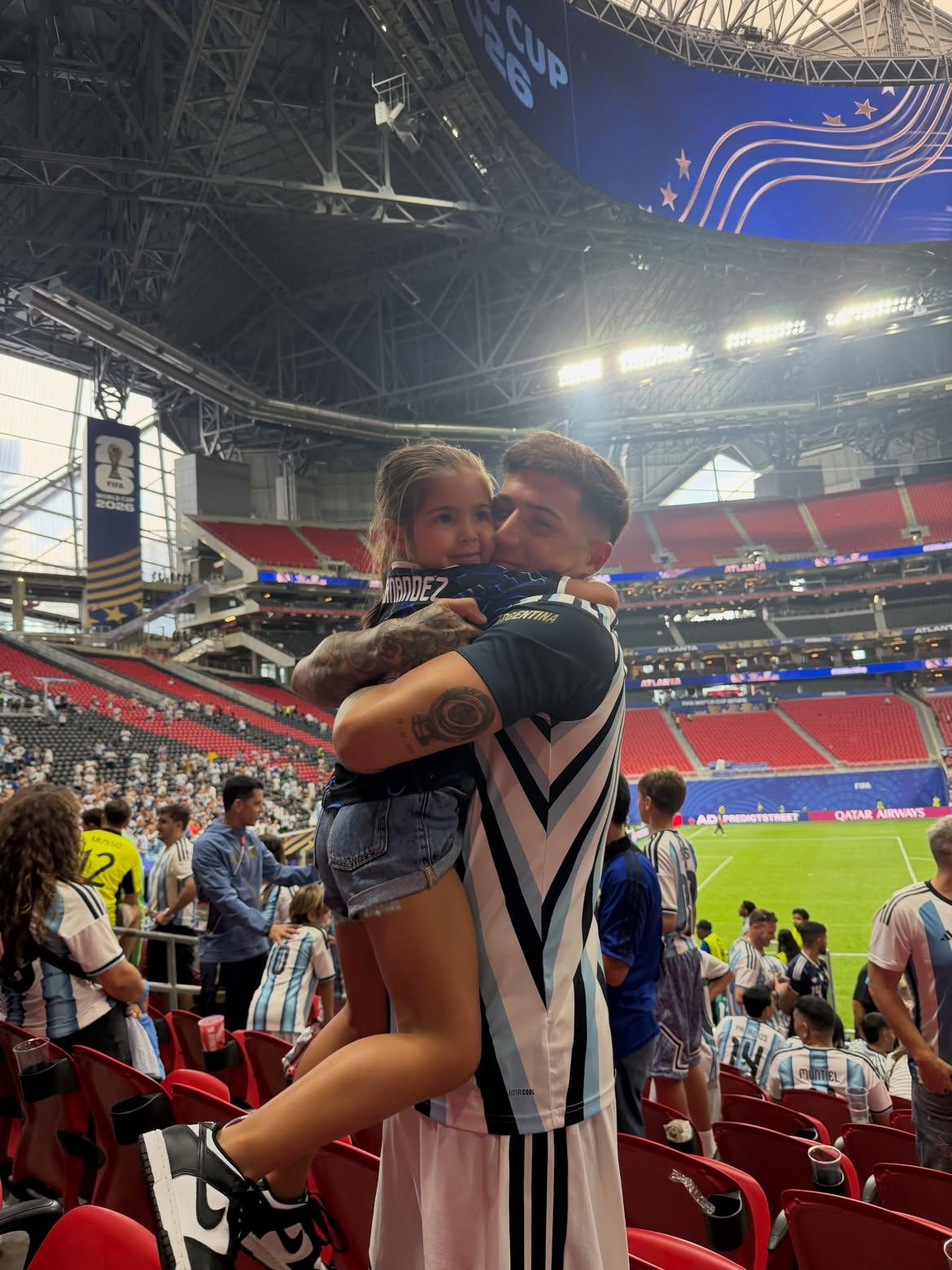 Enzo com a filha em Atlanta - Instagram/ValuCervantes