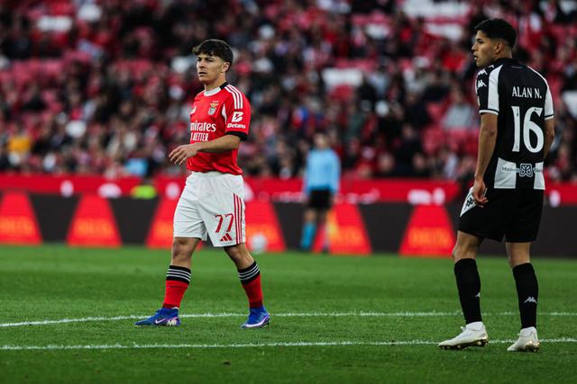 Benfica: Gonçalo Moreira e José Neto estão a impressionar