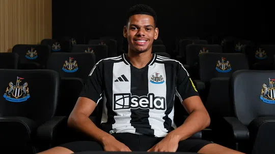 Oficial: Newcastle anuncia contratação de prodígio dinamarquês