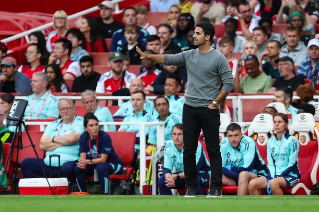A tática inovadora de Arteta para ensinar lição ao plantel do Arsenal