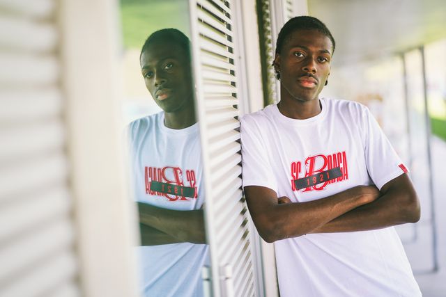 SC Braga apresenta defesa-central de 18 anos