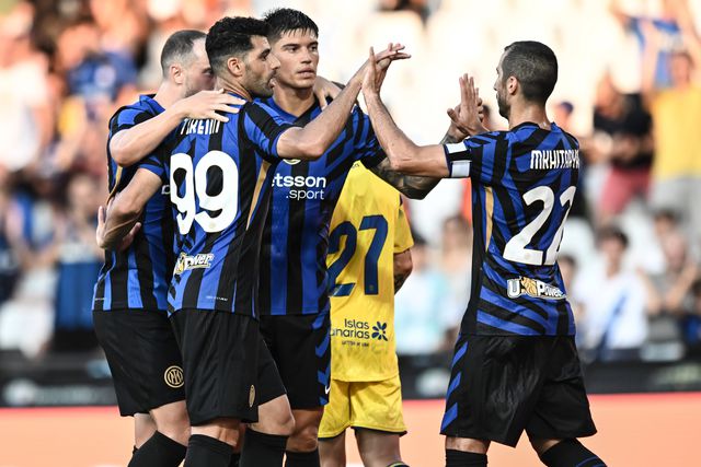 VÍDEO: Inter lança camisola alternativa (com a ajuda de Taremi)