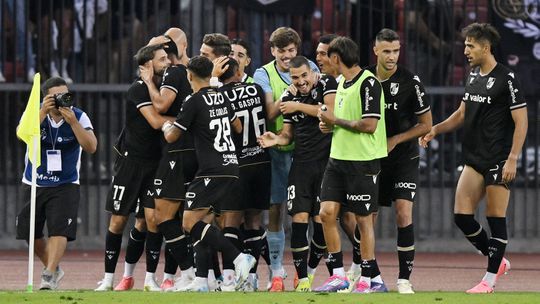 ANTEVISÃO V. GUIMARÃES-ESTORIL: Muralha para aguentar canarinhos de orgulho ferido