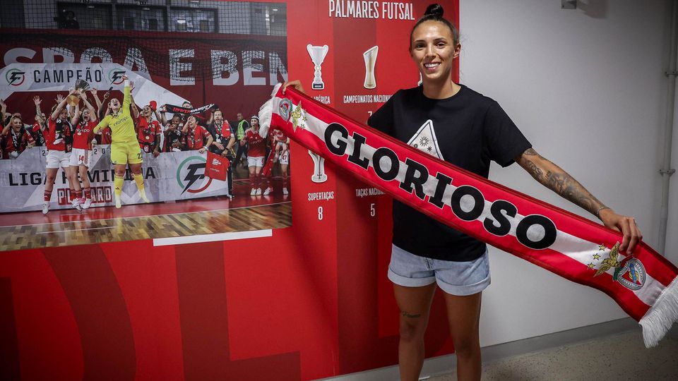 OFICIAL: Fifó renova contrato com o Benfica