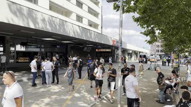 Adeptos do Vitória de Guimarães aquecem em Zurique antes do jogo