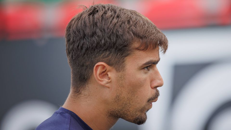 Acordo com Valladolid caiu e Tiago Araújo regressa ao Estoril