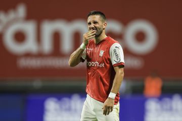 João Moutinho envia mensagem a Pepe: « A carreira fala por si»