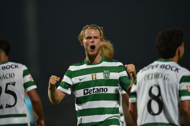 Hjulmand festeja golo ao Casa Pia pelo Sporting